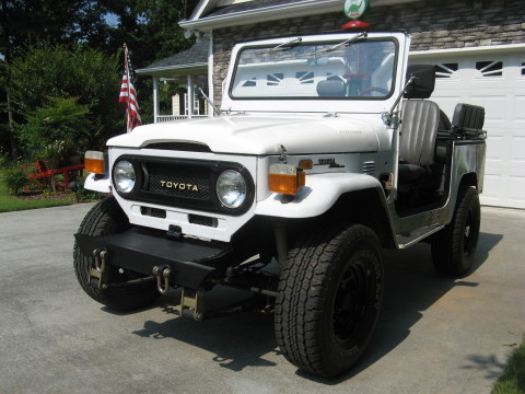 FJ-40 Land Cruiser